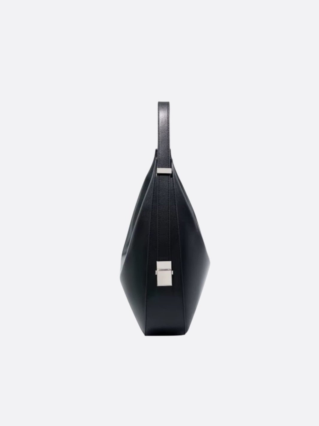 Bolso grande de piel con forma de media luna<br> Magna