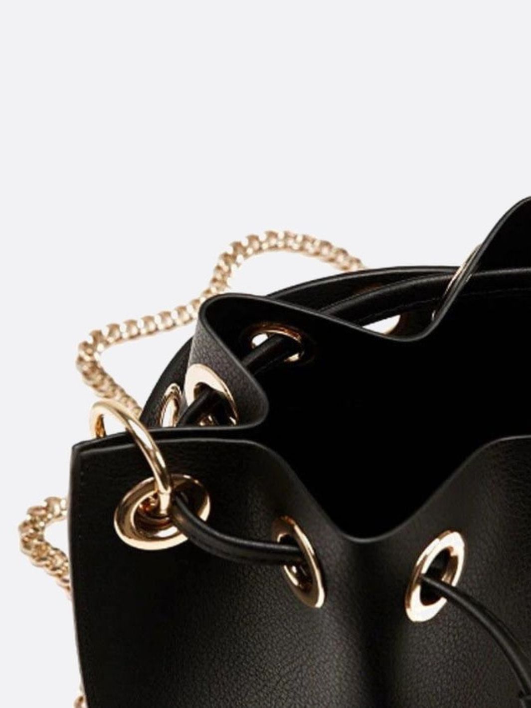 Bolso pequeño tipo cubo de piel<br>Minerva